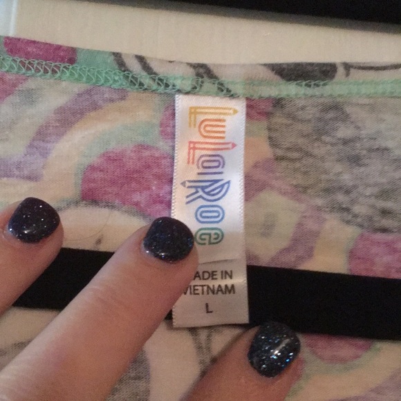 LuLaRoe Disney Classic Tee Large Minnie Mouse EUC - Picture 3 of 3